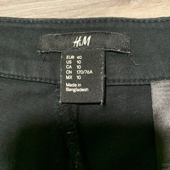 H&M | Women's Black Shorts Size 10 - Picture 4 of 5